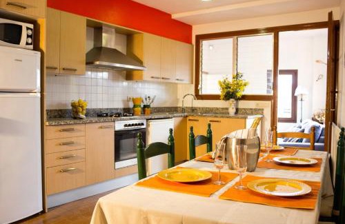 Ullastret House | Casa Carina