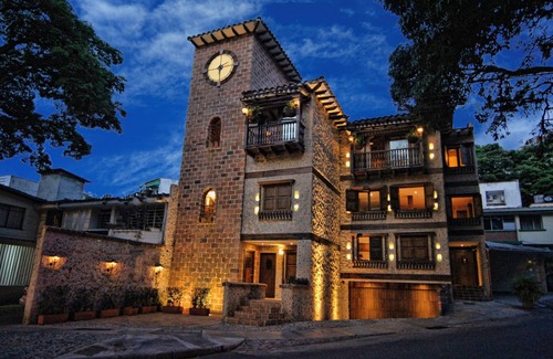 La Florida Apartment | Casa del Reloj CIELO -Luxury, Jacuzzi, Penthouse Suite, 4000sq Feet, to 200mbps