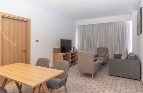 Sari Street Hotel | Casa Diora Hotel Al Rawdah