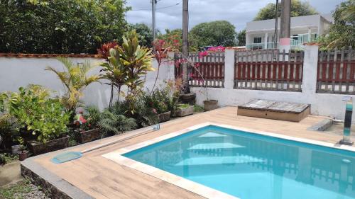 Jacone House | Casa em poucos passos da praia de Jaconé