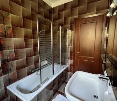 Crociale House | Casa Emy, tranquilla, ottima per Rilassarsi