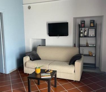 La Morra Apartment | Casa Fioroni Langhe Apartments