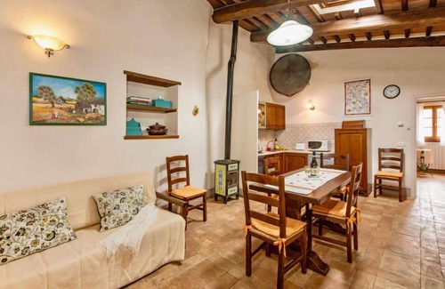 Popoltaio-Schiacciato House | Casa Graziani by Interhome