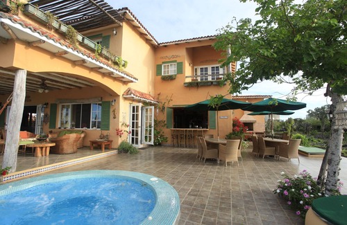 Bahia de la Academia Villa | Casa La Iguana - Galapagos waterfront luxury villa