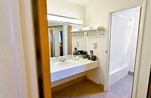 Raton Hotel | Casa Lemus