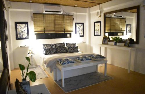 Puerto Princesa City Centre Bed & Breakfast | Casa Manalo Guest House