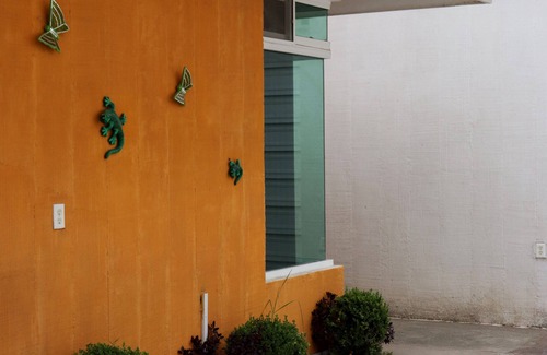 Tehuacan House | Casa Santa Cecilia