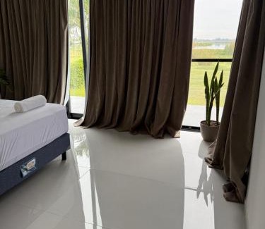 Corrientes House | Casa sobre Laguna Brava - Tranquilidad y Naturaleza en Barrio Privado