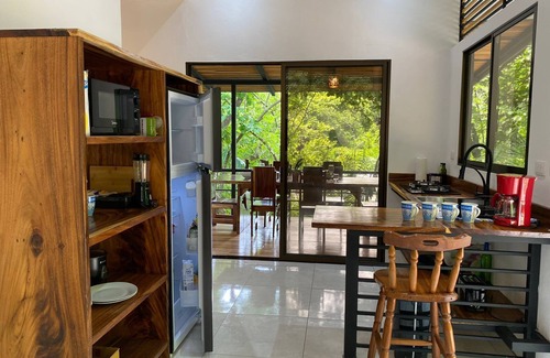 Samara Cabin | Casita Tulix: a cozy cabin with 1 bedroom and WiFi, AC in adorable Samara