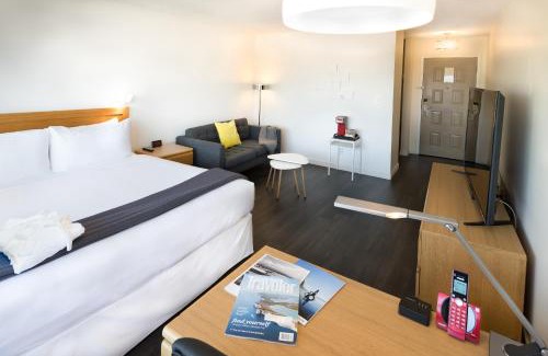 Renfrew-Collingwood Hotel | Cassandra Hotel