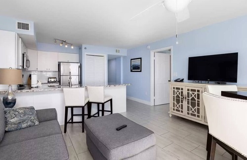 Tavernier Condo | Castaway Key, Double balcony ocean views in prime building 4