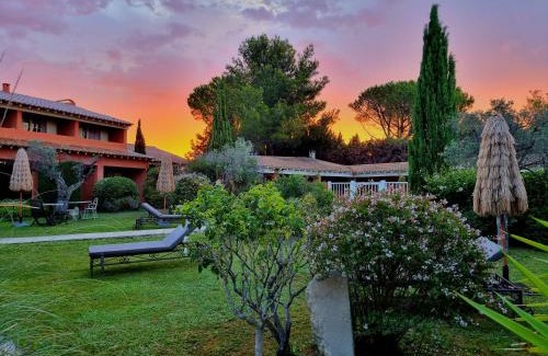 Maussane Hotel | Castillon Des Baux