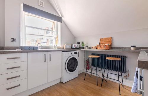 Wainscot Apartment | Castle Garden View