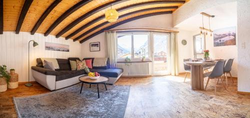 Taesch Apartment | Castor Peak Apartment