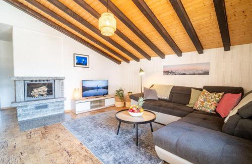 Taesch Apartment | Castor Peak Apartment