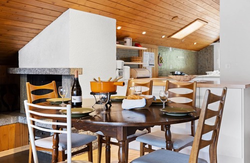 Taesch Apartment | Castor und Pollux by Interhome