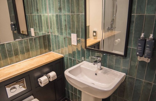 Stretton Hotel | Cat & Lion Country Pub and Hotel