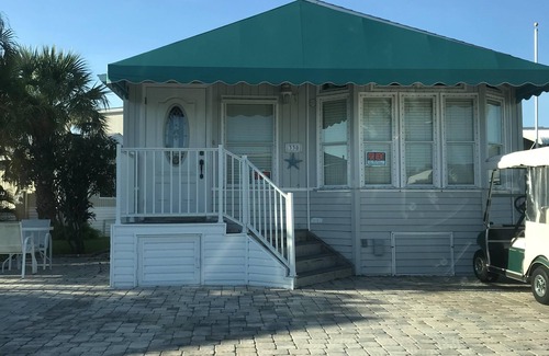 Nettles Island Cottage | Catch an island attitude