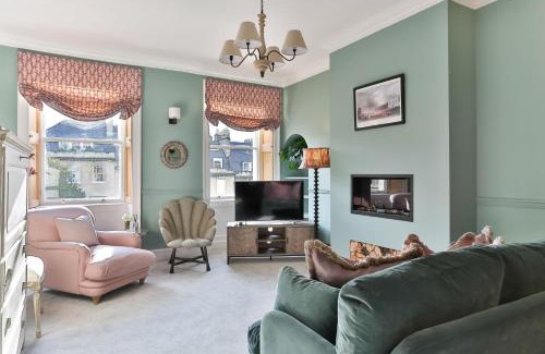 Upper Town House | Catharine Place