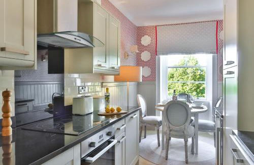 Upper Town House | Catharine Place