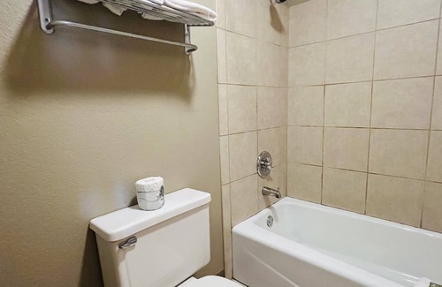 Stroud Hotel | Cattle Country Lodge