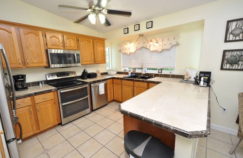 Breezeswept Beach Estates House | Cayman Cottage | 3 bed/2 bath boating home on Ramrod Key