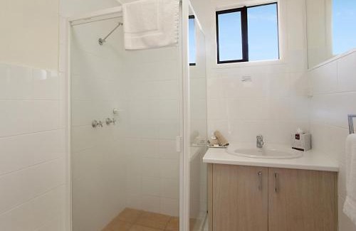 Noosaville Hotel | Cayman Quays