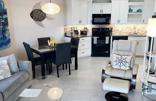 Seven Mile Beach Condo | Cayman Reef Resort 32 - Seabreeze