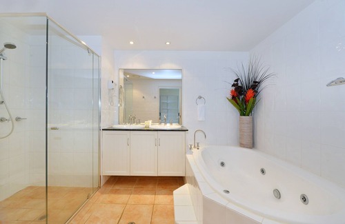 Port Douglas Hotel | Cayman Villas