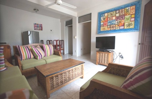 La Esplanada Apartment | Cental 1BD condo with pool/cable TV/AC/Internet, guest-friendly