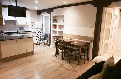 Barrio de La Latina Apartment | Central and spacious 4-bedroom home in La Latina