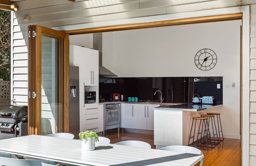Bendigo House | Central Bendigo Cottage, family and pet friendly, walk to everywhere!