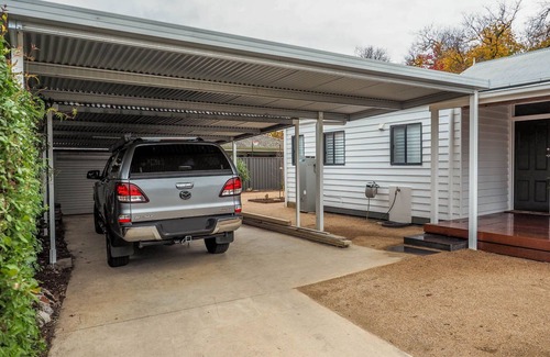 Bendigo House | Central Bendigo Cottage Charm