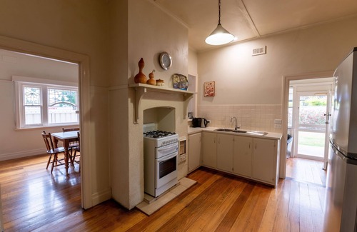 Kennington House | Central Bendigo - Spacious House with 3BR/2Bath/Wi-Fi
