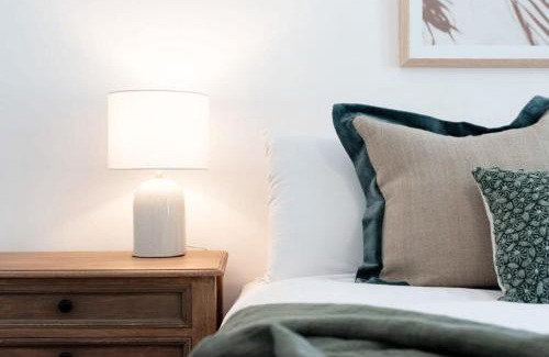Launceston CBD House | Central Elegance: Cottage Gem with Parking