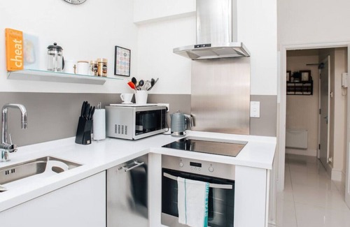 Henley-on-Thames Apartment | Central Hidden Gem - From 125 Per Night
