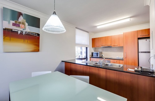 South Brisbane Hotel | Central Hillcrest Apartment Hotel