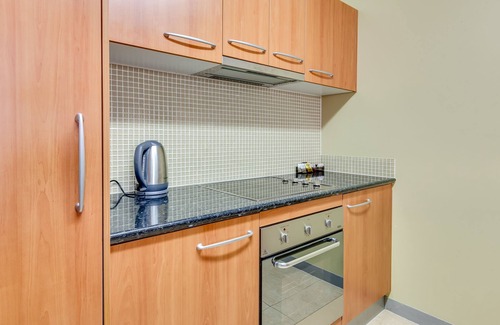 South Brisbane Hotel | Central Hillcrest Apartment Hotel