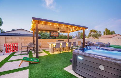 Avant House | Central Location, Heated Pool, Hot Tub, Game Room