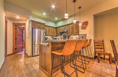 Woodwinds House | Central Mammoth Lakes Townhome ~ 1 Mi to Slopes
