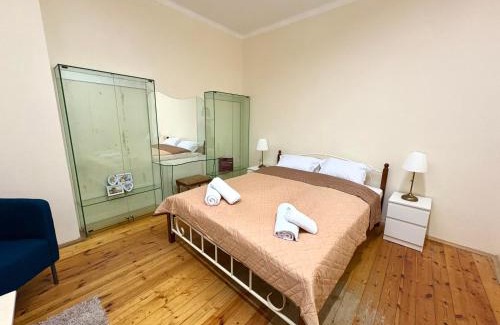 Sofia City Center Apartment | Central spacious 3BD 2BA apartment