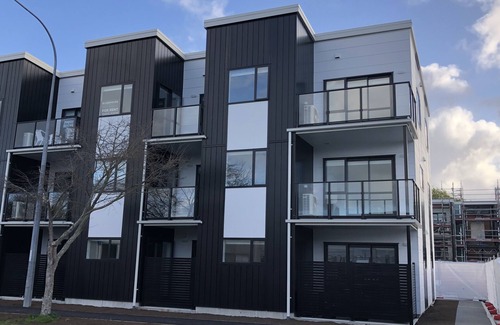 Hamilton Apartment | Central Stadium Apartments