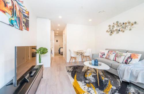 Auckland Central Business District Apartment | Central Stylish Comfy Studio with Swimming Pool