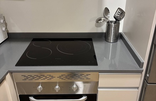 Valladolid City Centre Apartment | Centrally located apartment within walking distance of the Cathedral! Ideal for couples, with parking.