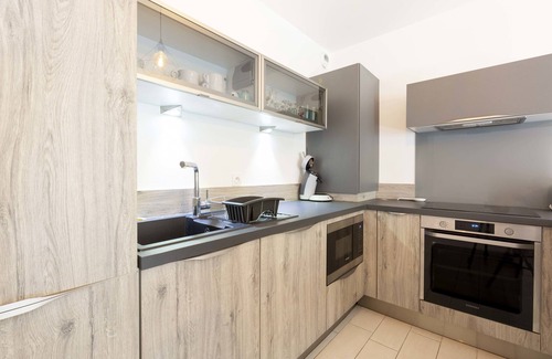 Antibes Apartment | Centre Juan les Pins T2 avec piscine et climatisation