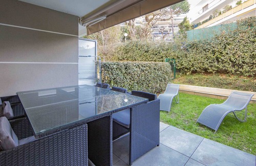Antibes Apartment | Centre Juan les Pins T2 avec piscine et climatisation