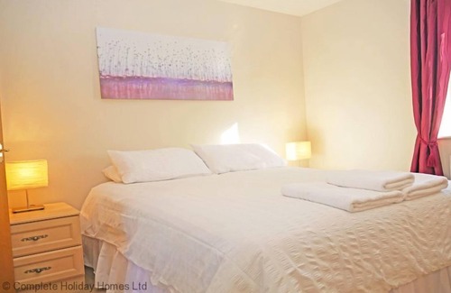 Gosport Cottage | Century House - a house that sleeps up to 8 guests in 4 bedrooms