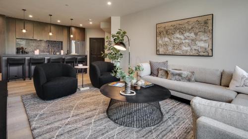 Highlands Townhomes House | Chalet Brio