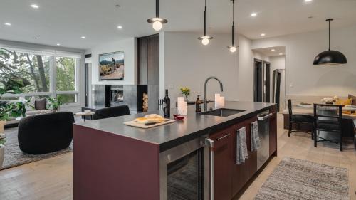 Highlands Townhomes House | Chalet Brio