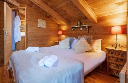 La Perriere Ski Chalet | Chalet Côté Cœur, La Tania, with Outdoor Hot Tub and 7 Ensuite Rooms